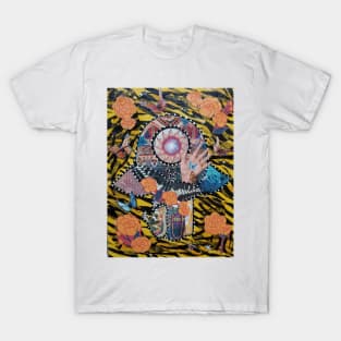 BUTTERFLY EFFECT Hamsa by Harriette Knight T-Shirt